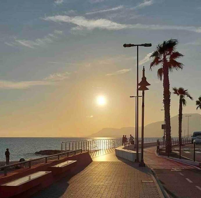 ヴェンティミーリアCasa Eleonora: A 5 Min Dal Mare + Free Parkingアパートメント エクステリア 写真