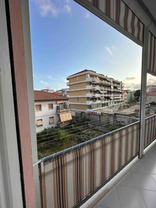 ヴェンティミーリアCasa Eleonora: A 5 Min Dal Mare + Free Parkingアパートメント エクステリア 写真