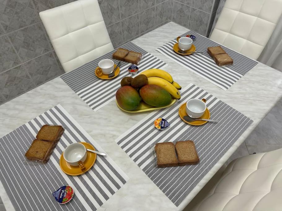 ヴェンティミーリアCasa Eleonora: A 5 Min Dal Mare + Free Parkingアパートメント エクステリア 写真